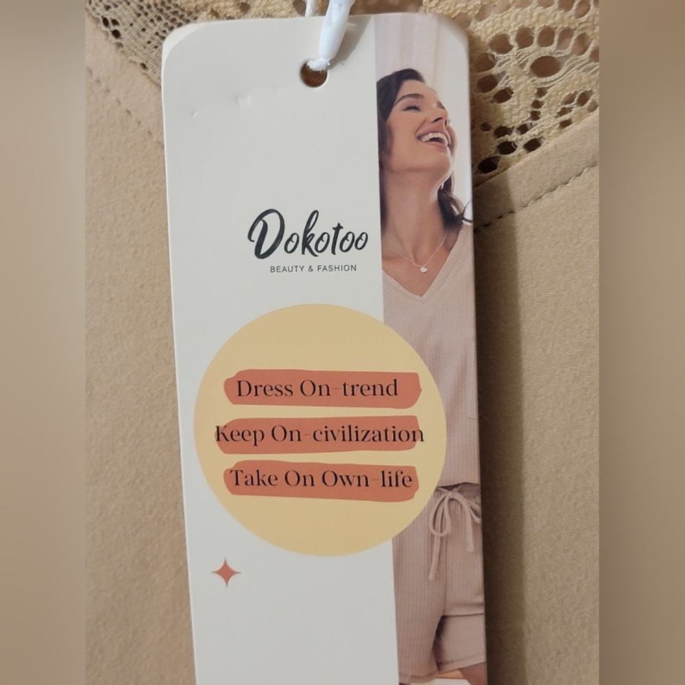 Dokotoo V-Neck Lace Women's Top Size L - Picture 4 of 6